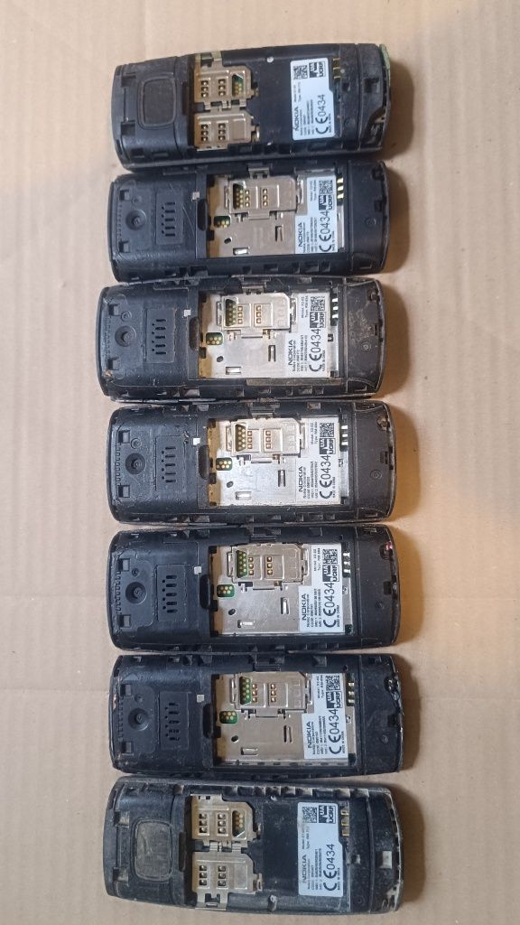 Nokia X1-01, X2-02