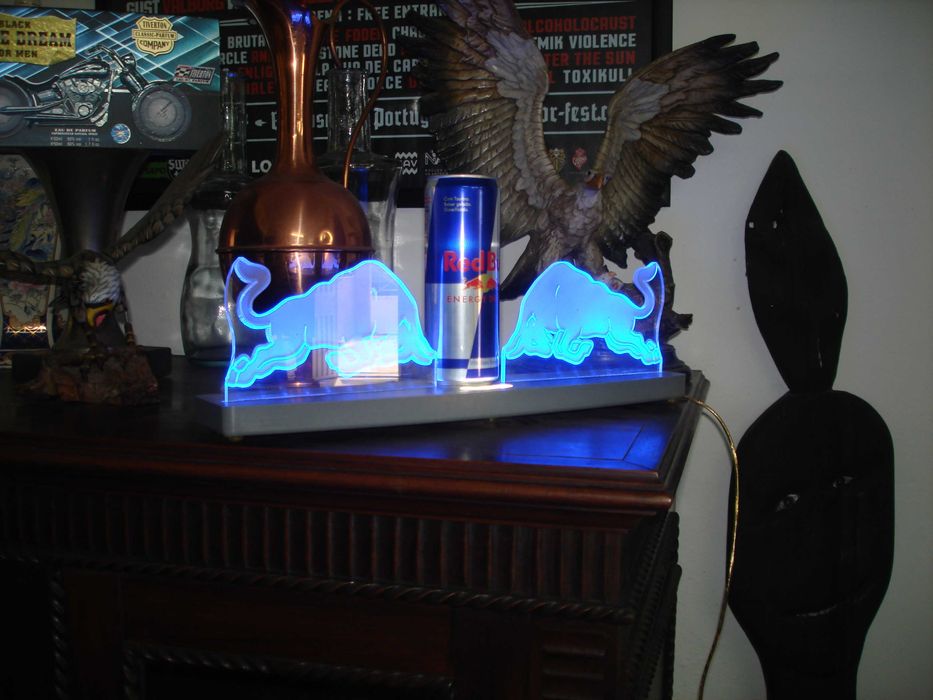publicitario Luminoso Red Bull