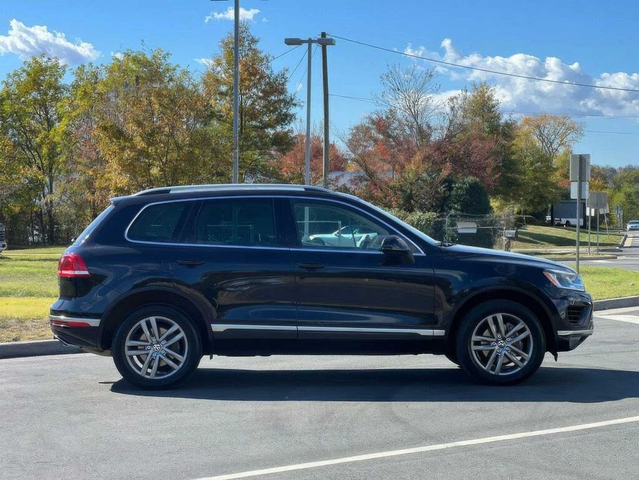 Volkswagen Touareg Lux      2016
