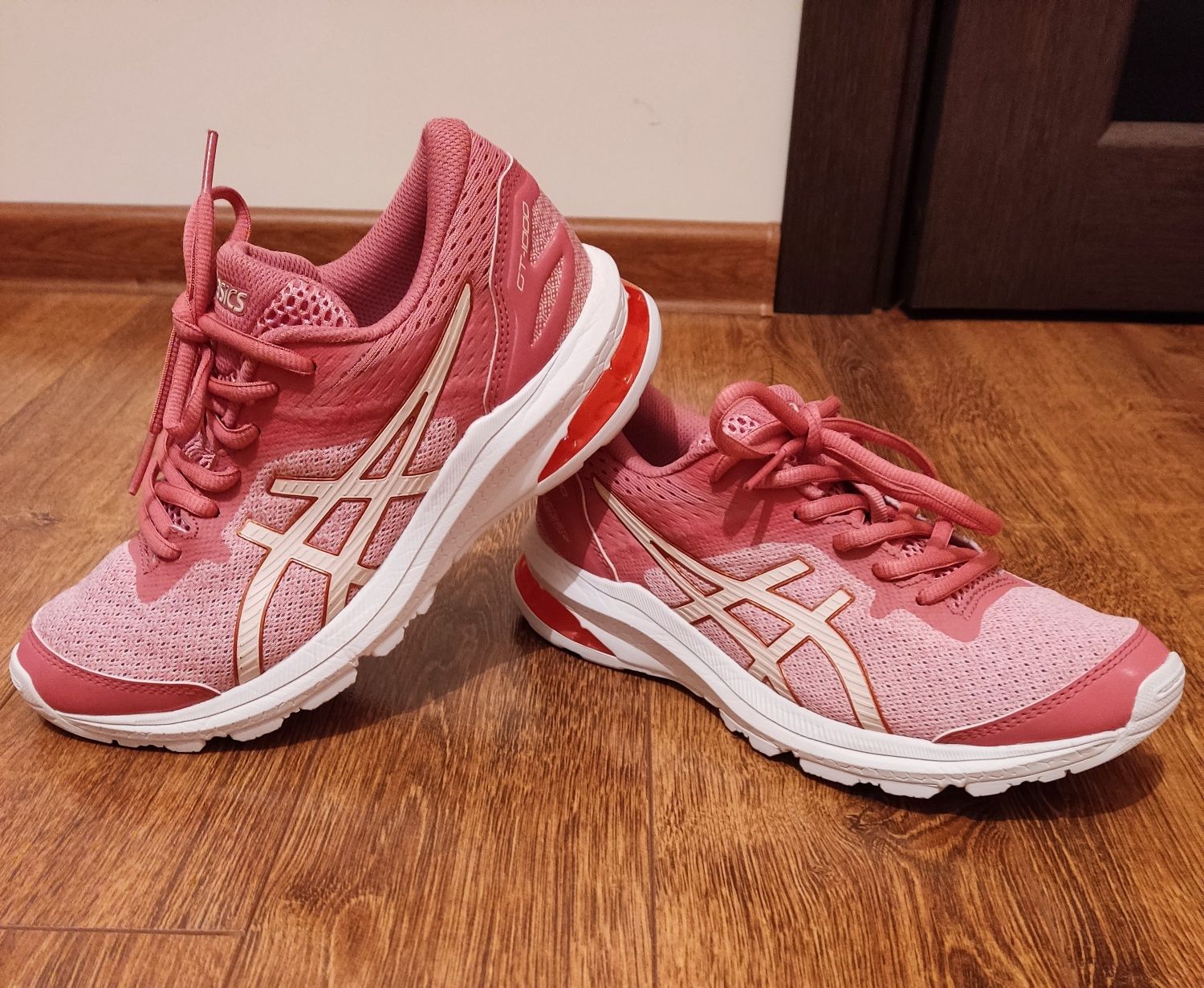 Оригінальні кросівки Asics GT-1000