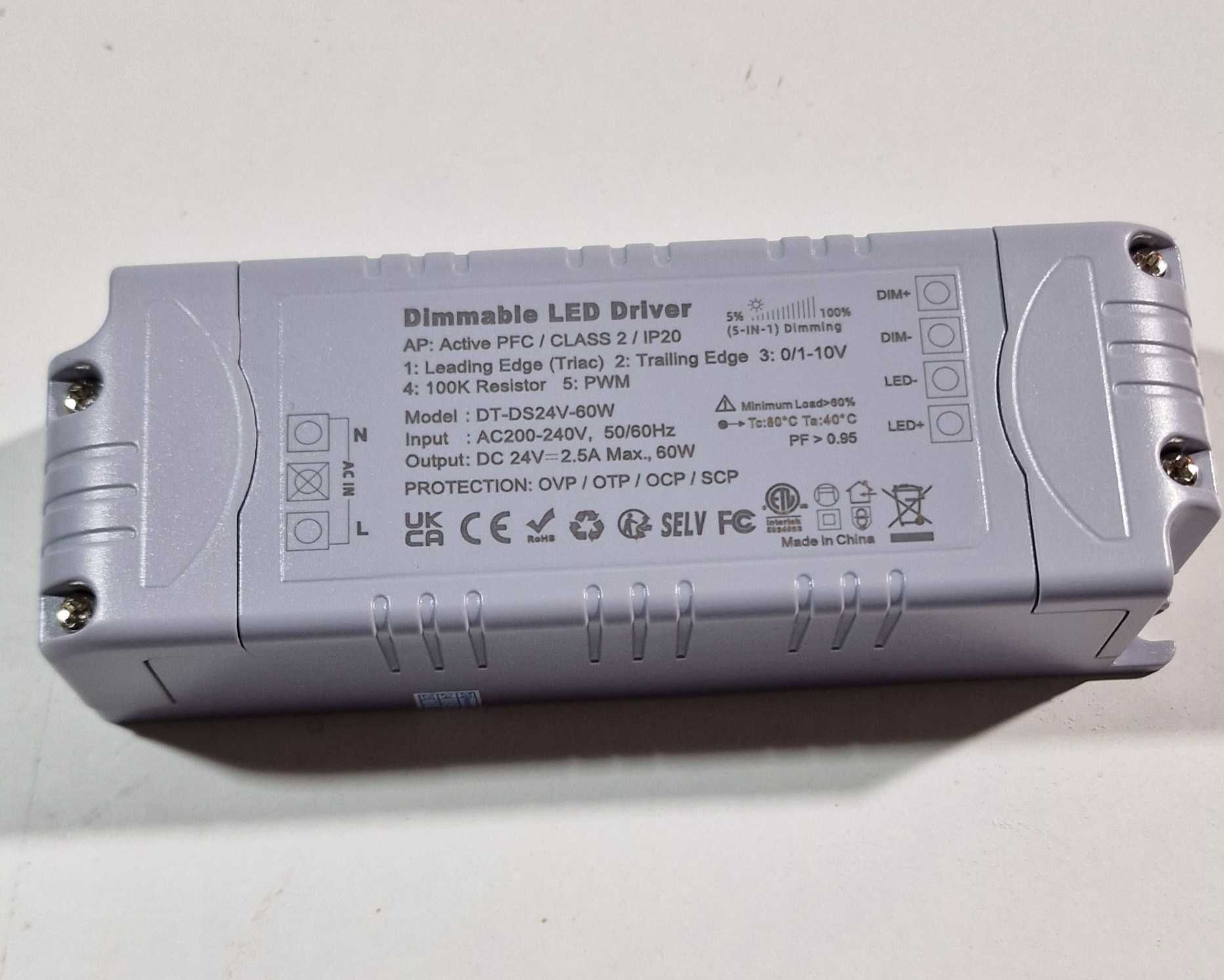 TRIAC, 24V ściemnialny zasilacz LED 2,5A 60 W