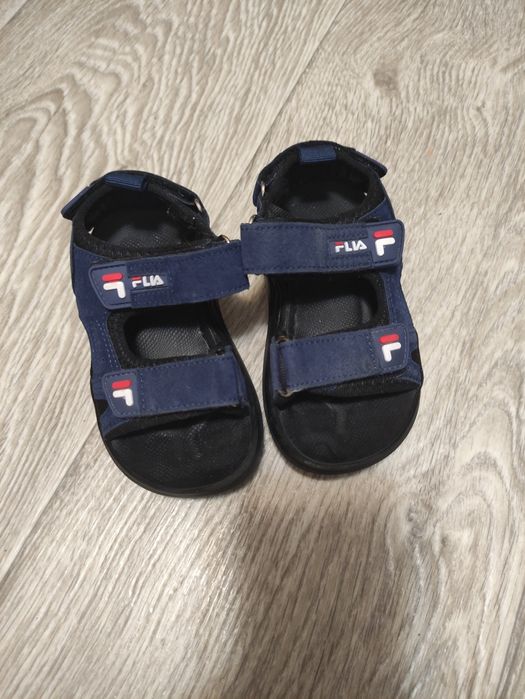 Босоніжки на хлопчика Fila.21 р.В гарному стані.
