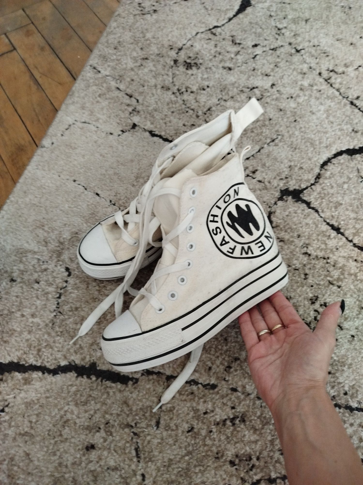 Trampki damskie jak nowe