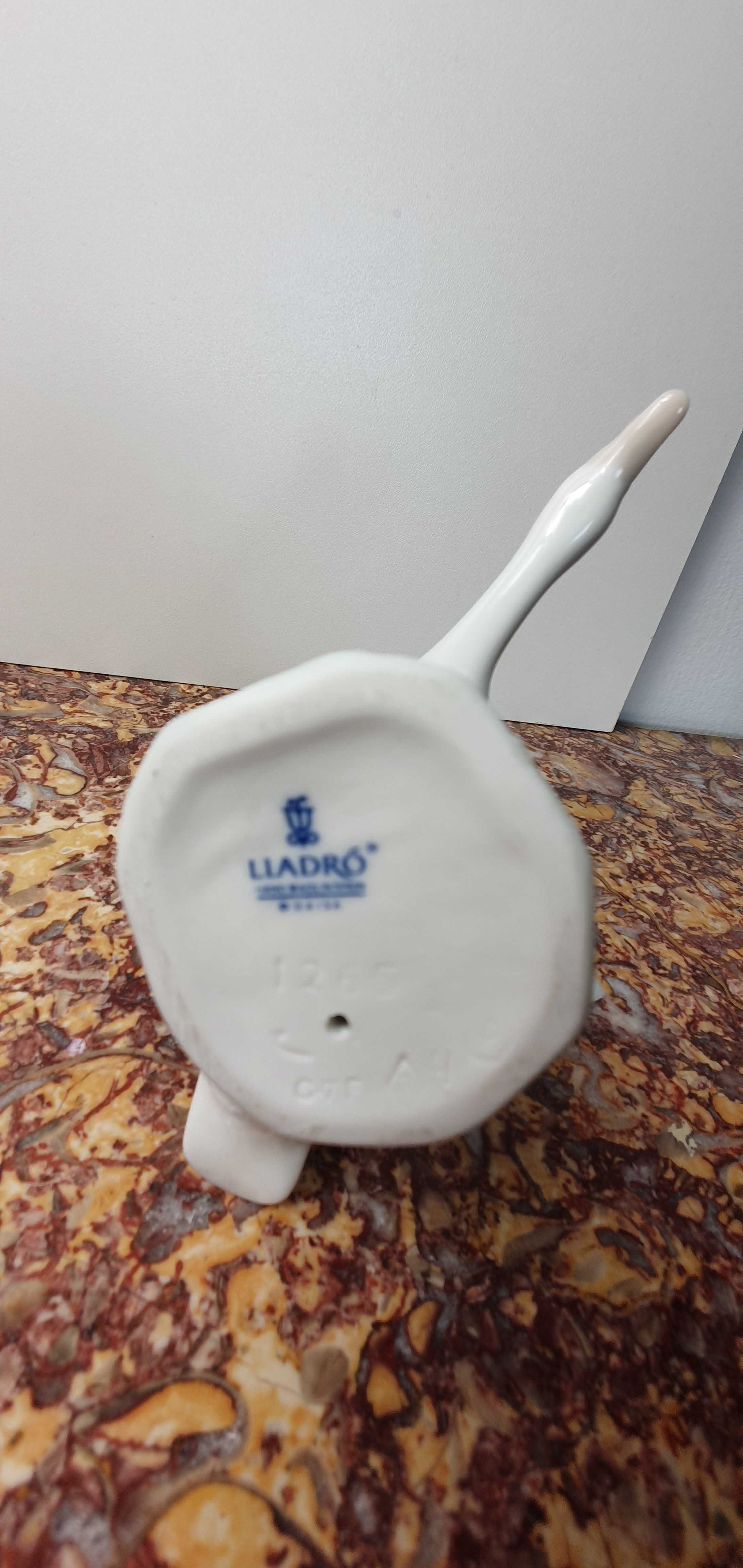 Figurka Lladro "Lecąca gęś"  1265 porcelana 13 cm Hiszpania