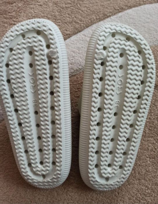 Капці в пологовий будинок