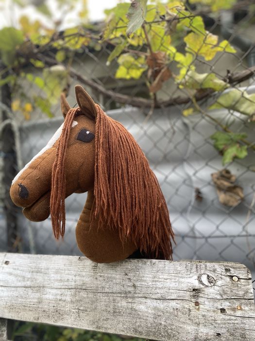 hobby horse brązowy (gniady)