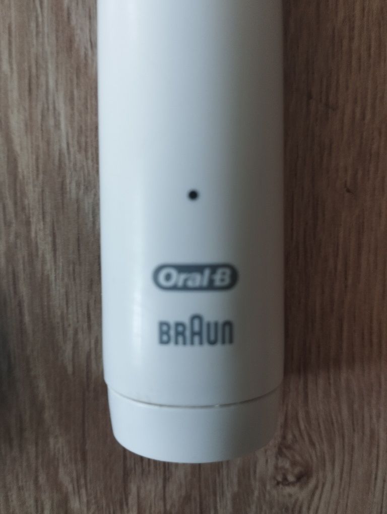 Braun Oral B elektryczna szczoteczka do zębów