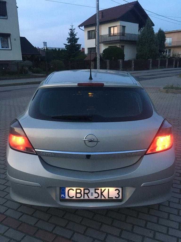 Opel Astra H GTC 1,9 CDTI