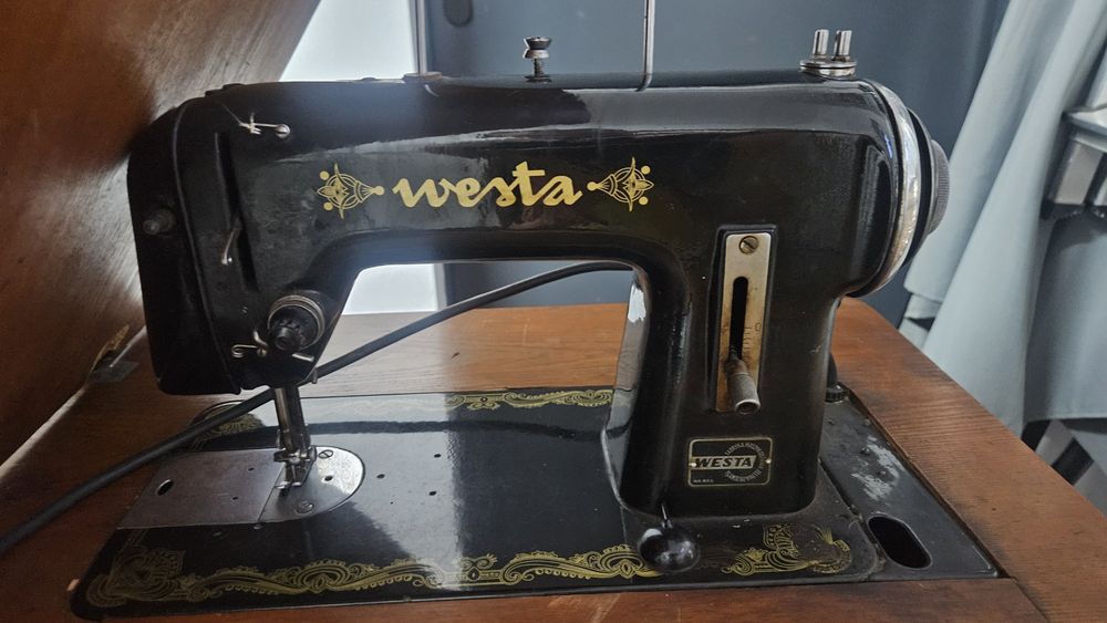 Maszyna do szycia Westa