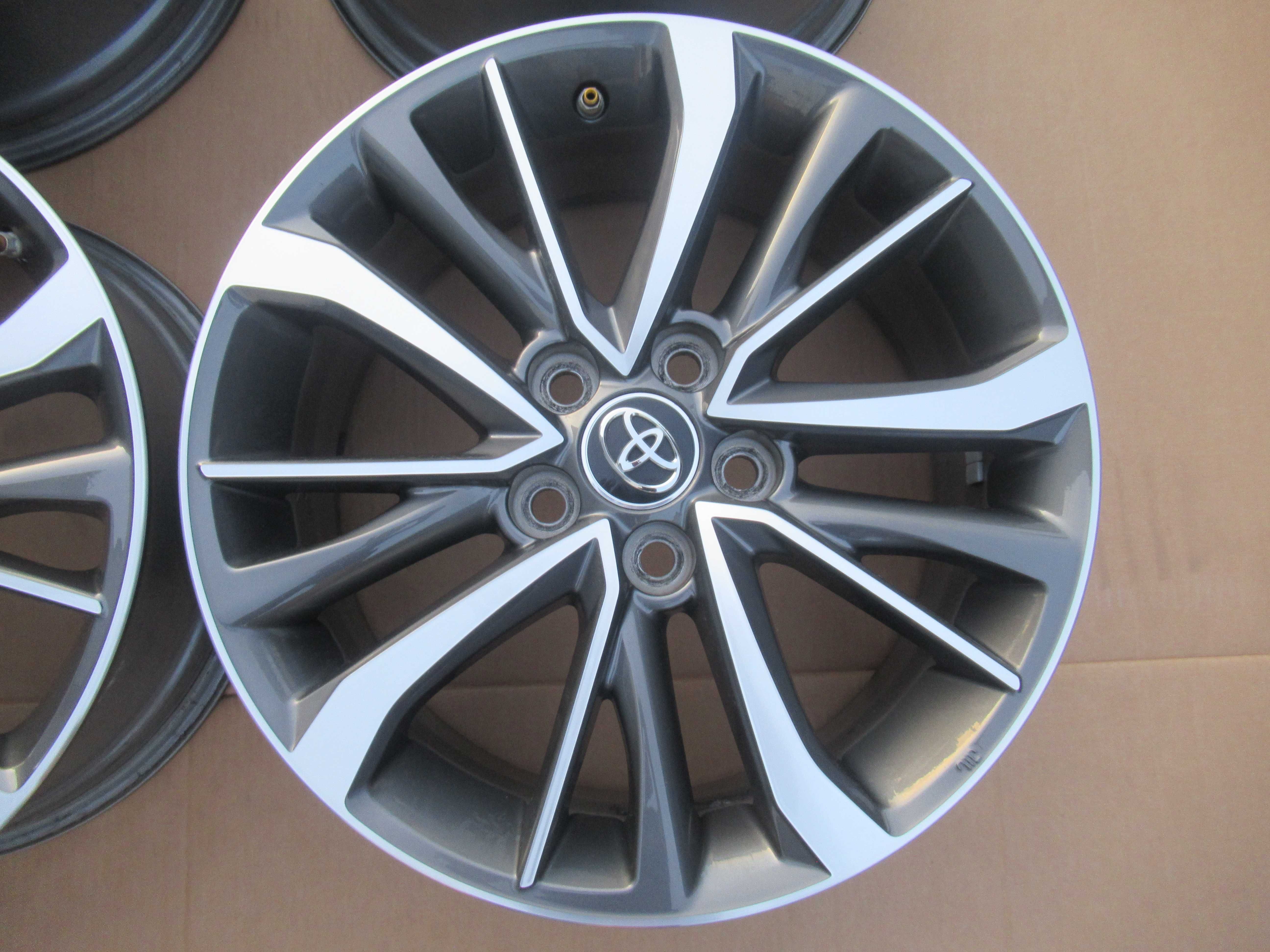 Felgi 17 czujniki TPMS Toyota Avensis Auris Coeolla oryginał HL8104