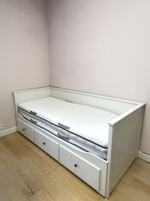 Łóżko Hemnes Ikea 3 szuflady 2 materace stan bdb