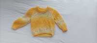 Sweterek w odcieniach żółtym