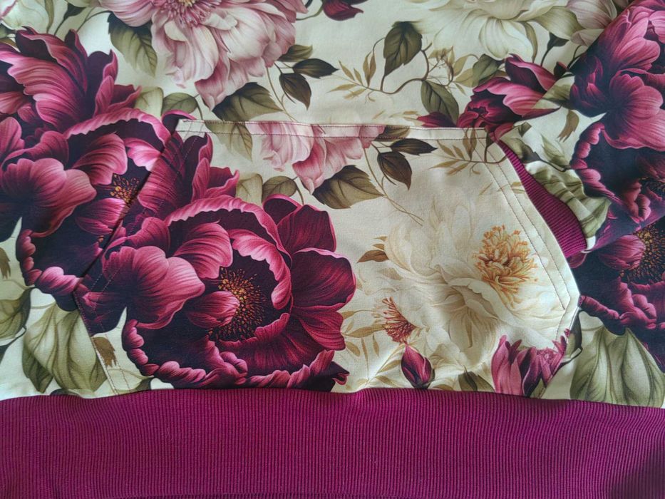 Damska bluza z kapturem kwiaty Piwonie rozm M 38