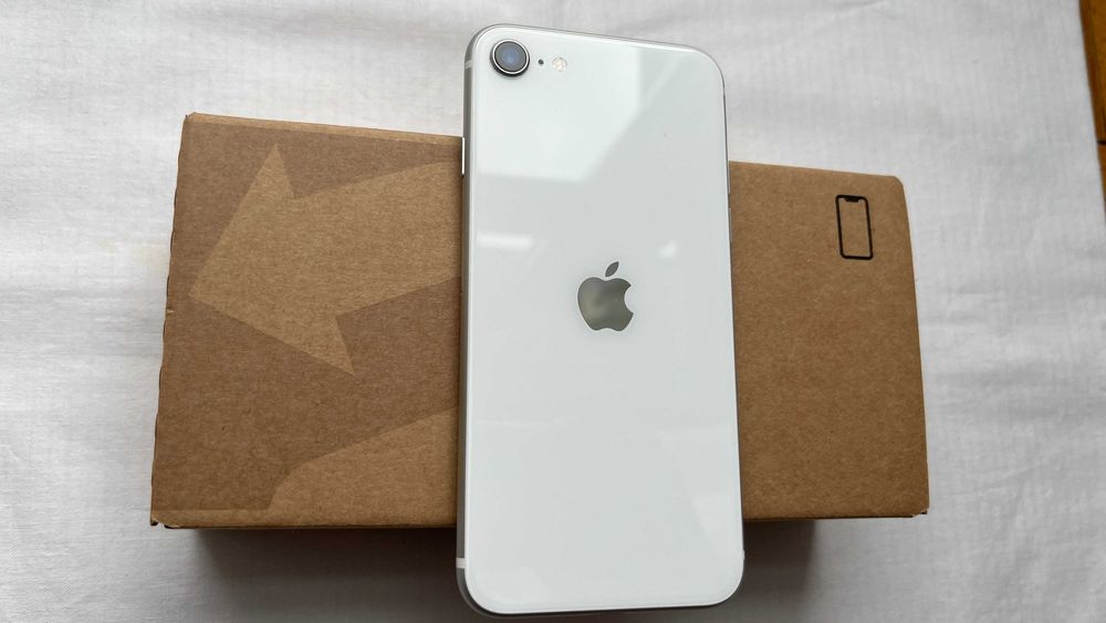iPhone SE 2020 White 64 GB - jak nowy