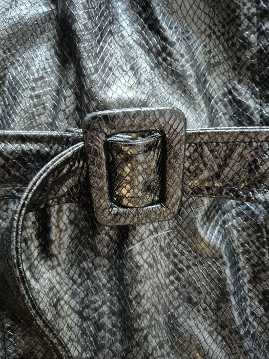 Nowa, zimowa kurtka z naturalnym futerkiem przy kapturze