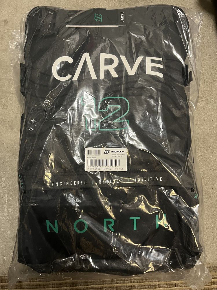 North carve 2022 rozmiar 12 nowy w folii