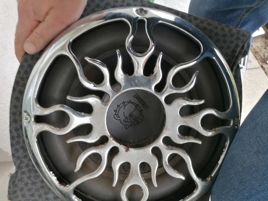 Wzmacniacz 4 kanałowy i zestaw głośników Magnat plus filtr 750 w RMS