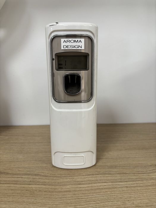 Automatyczny odświeżacz powietrza z wyświetlaczem LCD