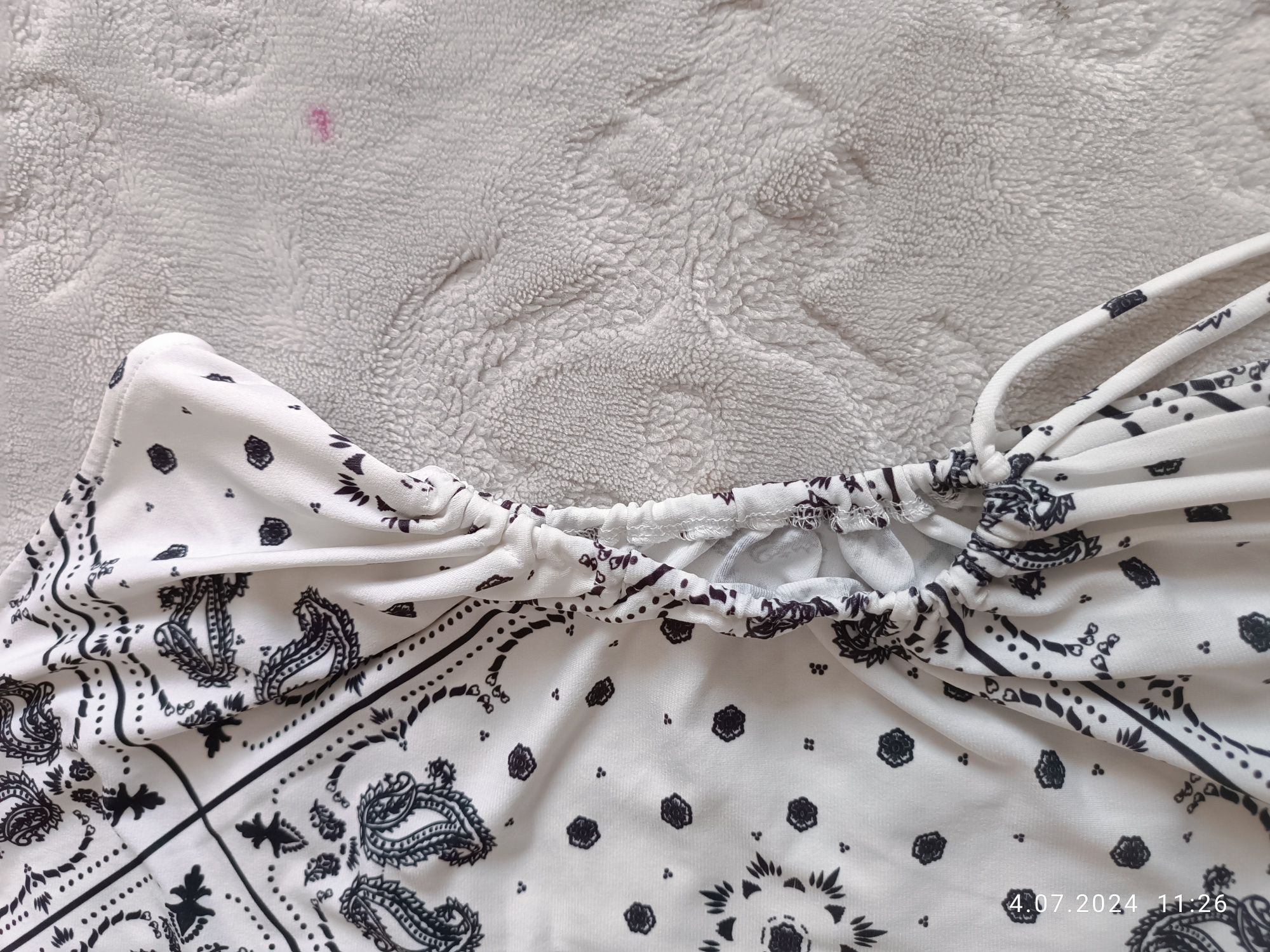 Letnia sukienka. Bershka 
Rozmiar M