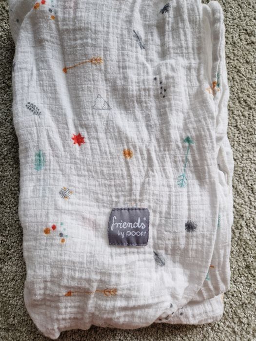 Prześcieradło do łóżeczka Poofi muślinowe bambusowe z gumką 120x60