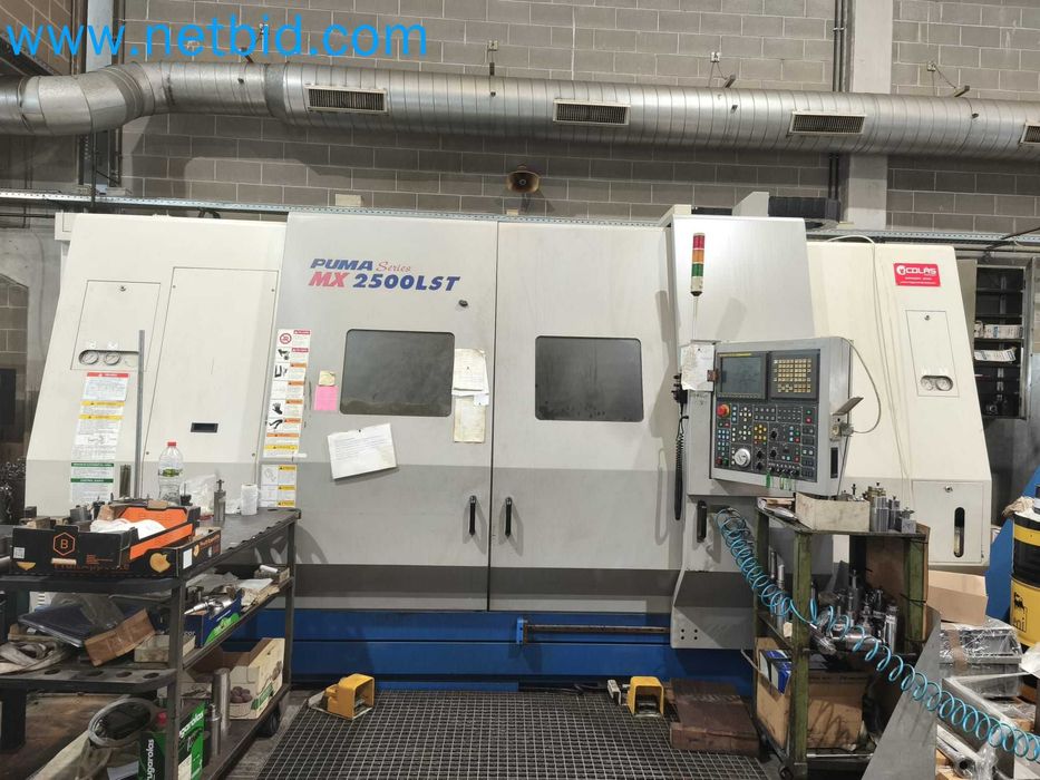 Centro de torneamento CNC DOOSAN PUMA MX 2500 LST