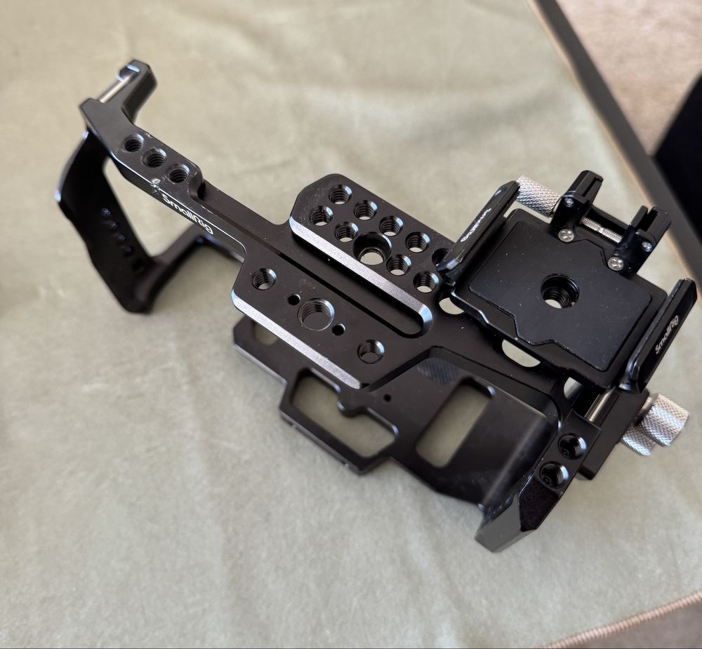 Blackmagic pocket cinema camera 6k + cage smallrig e acessórios