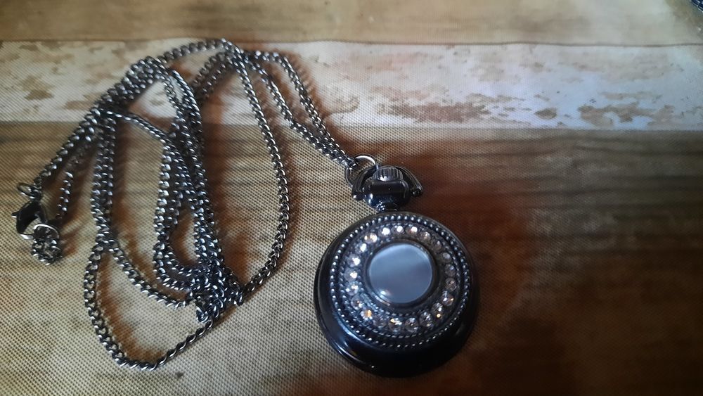 Женские часы кулон