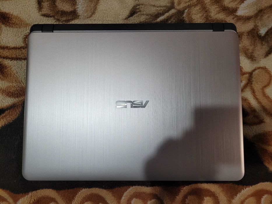 Продам ноутбук Asus x507m (під відновлення або на запчастини)