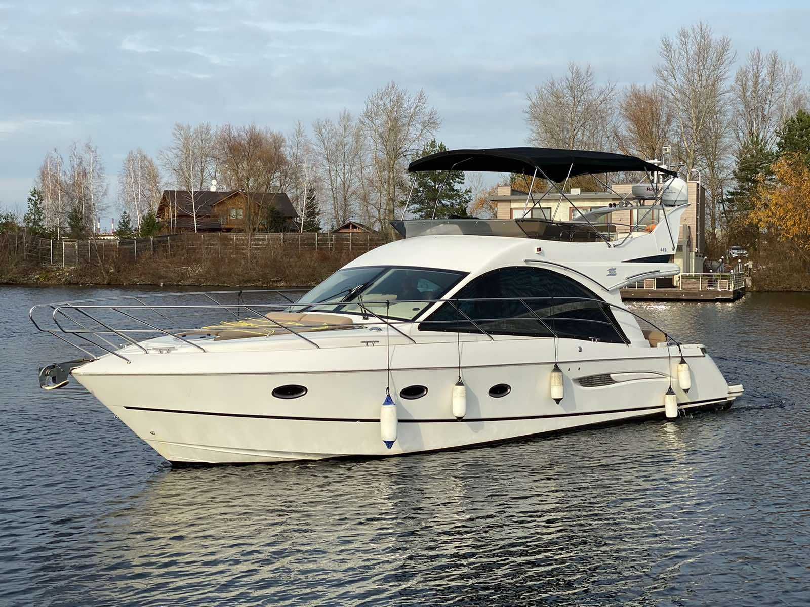 Моторная яхта Galeon 440 Fly