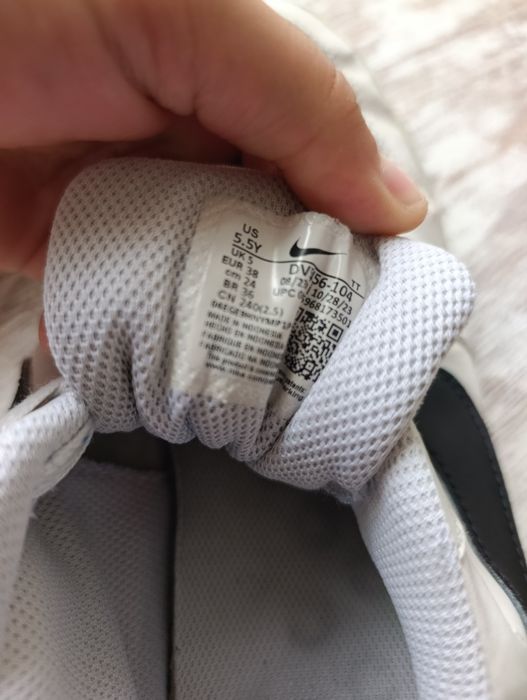 Vendo sapatilhas Nike tmnh 38 estou a vender porque me  parou de servi