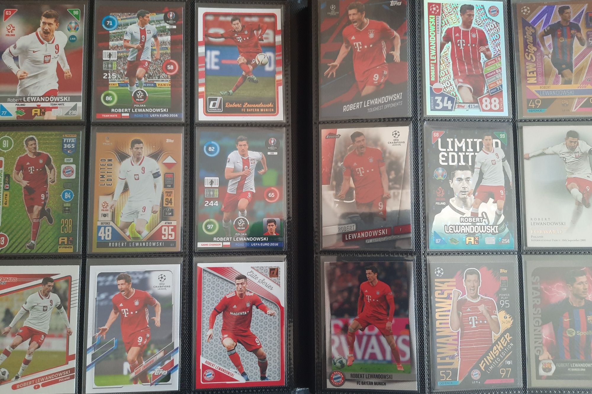 Conjunto de Cards e cromos todos diferentes