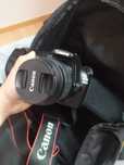Canon 1100D com mochila e acessórios – kit completo