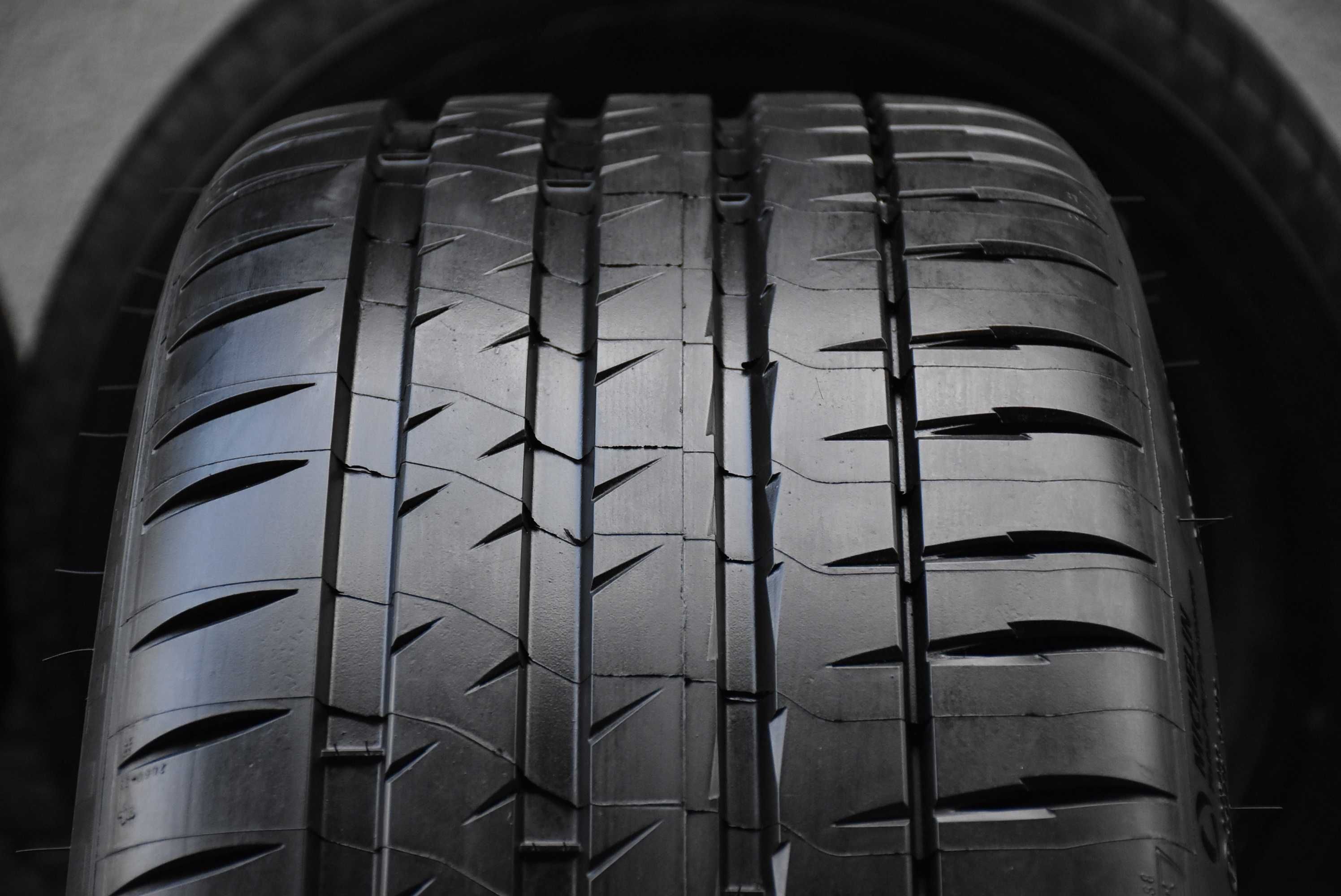 Michelin PILOT SPORT 4S XL FR MO1 265/35R20 99Y NOWE