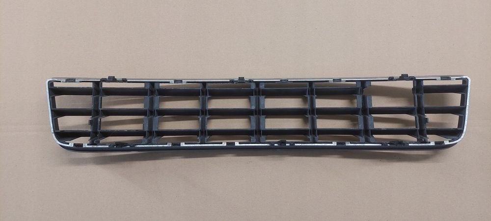 Kratka Zderzaka przód Audi A4 B6 Kabrio 8H0807647