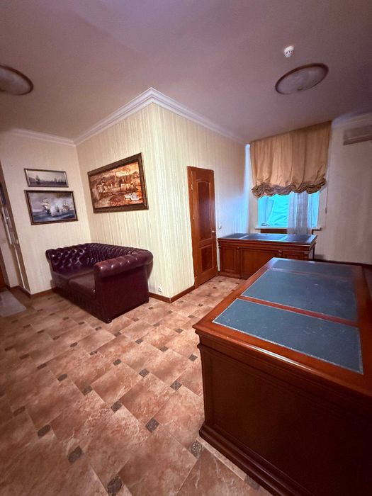 Оренда приміщення вул.Круглоуніверситетська 18/2 з меблями Фасад 105м2