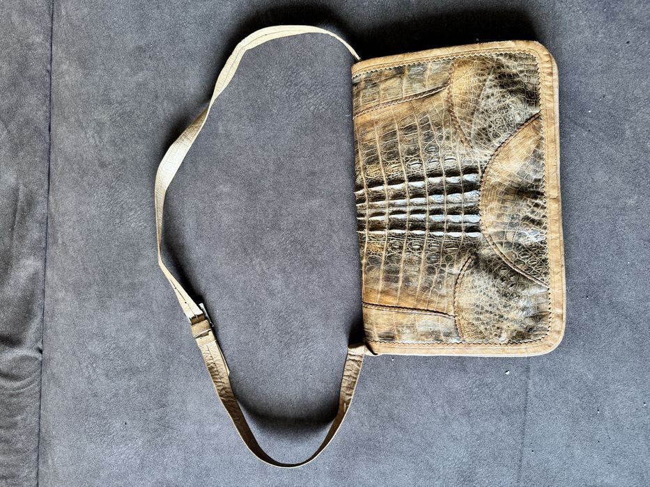 Весельна сумка з крокодила