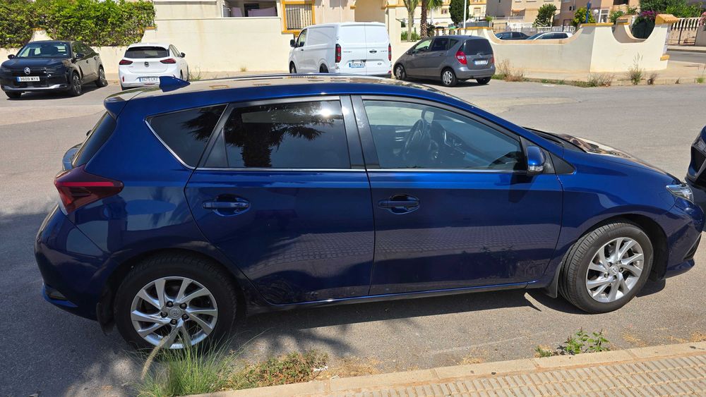 Toyota Auris 2015 в Іспанії