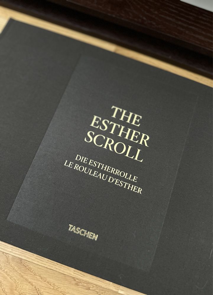 The Esther Scroll - Taschen