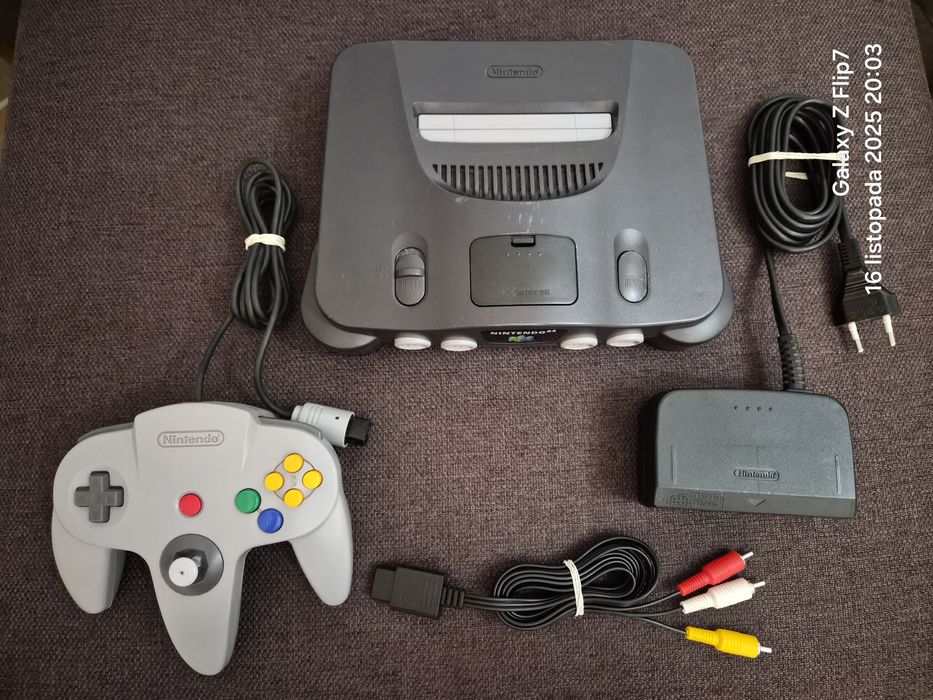 Konsola Nintendo 64 N64 Pal Eur + pad + zasilacz + kabel do tv