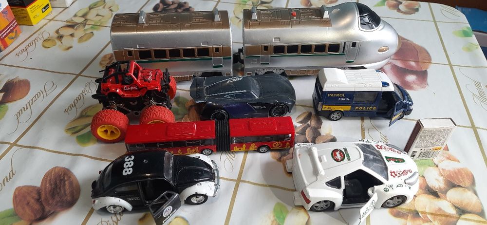 Машинки модельки і не тільки (дитина збирає на мрію)