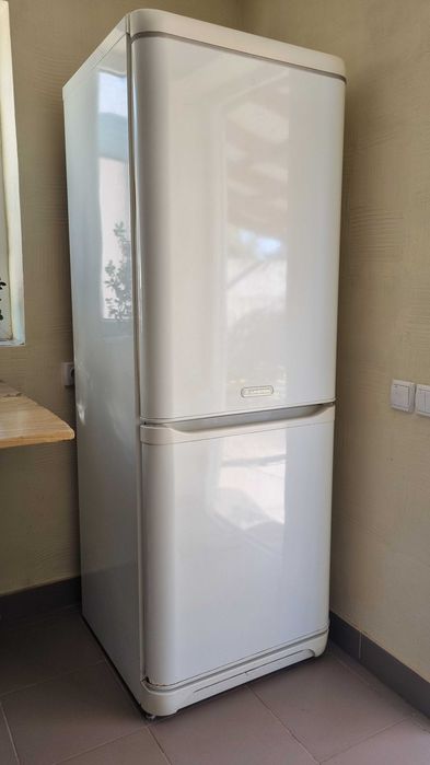 Холодильник Ariston NO FROST