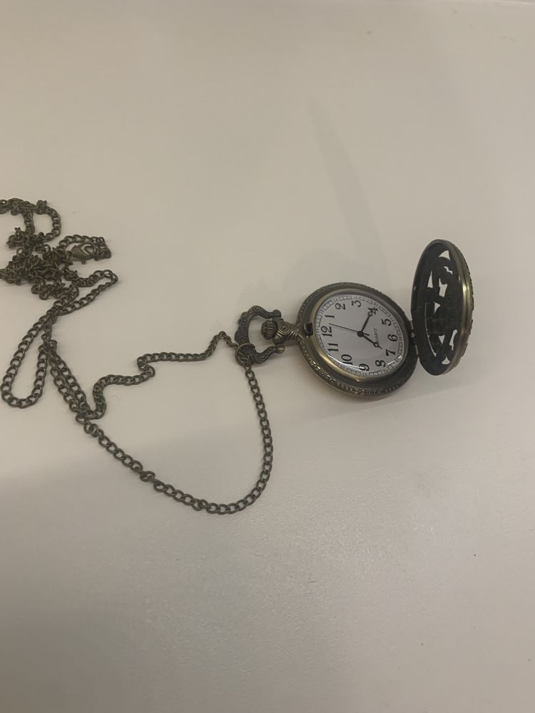 Zegarek kieszonkowy na łańcuszku vintage