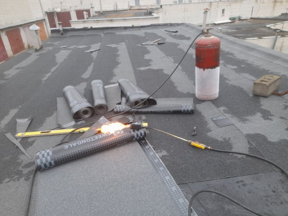 Ремонт криши фасаду після прильоту розсувні відкатні ворота калитка