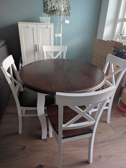 Stół rozkładany + 4 krzesła