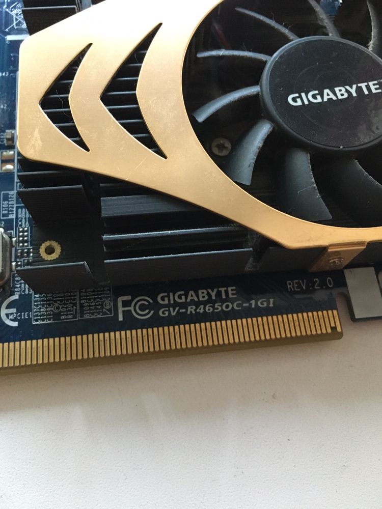 Продам видеокарту 1 GB GIGABYTE GV-R465OC-1G
