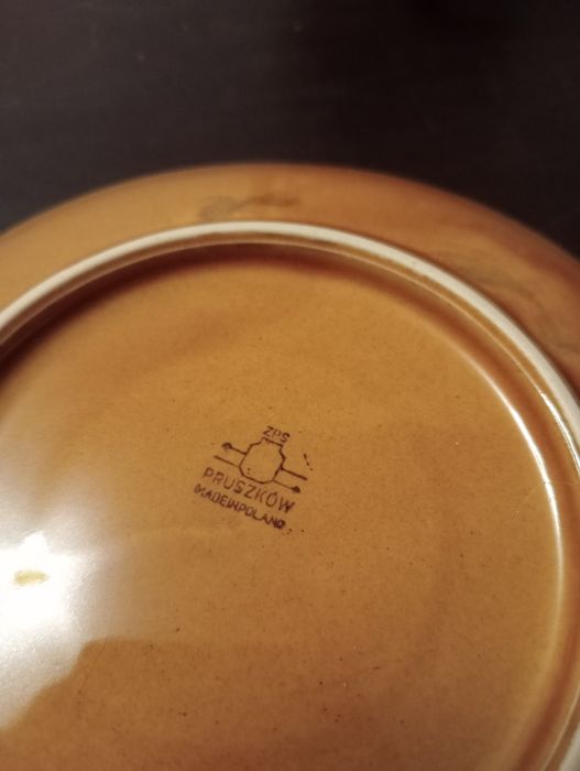 6 filiżanek ze spodkami PRL