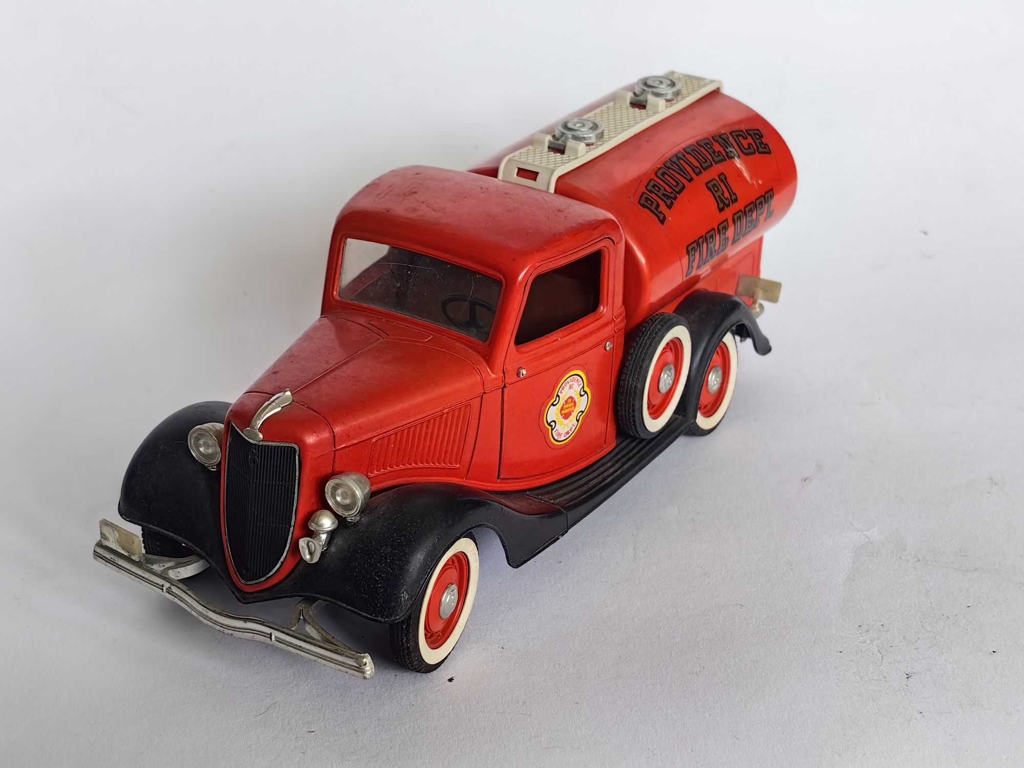 Solido 1:18 Ford V8 okazja