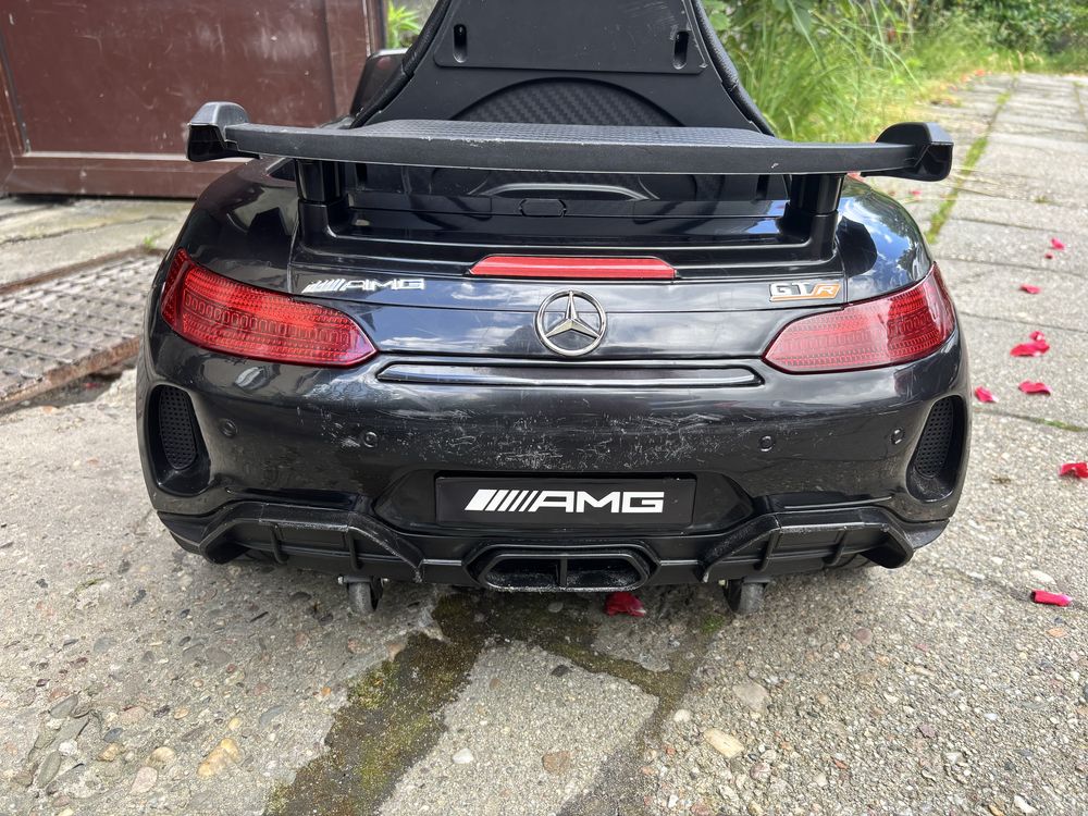 Mercedes AMG na akumulator