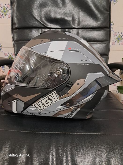 Capacete modular para mota