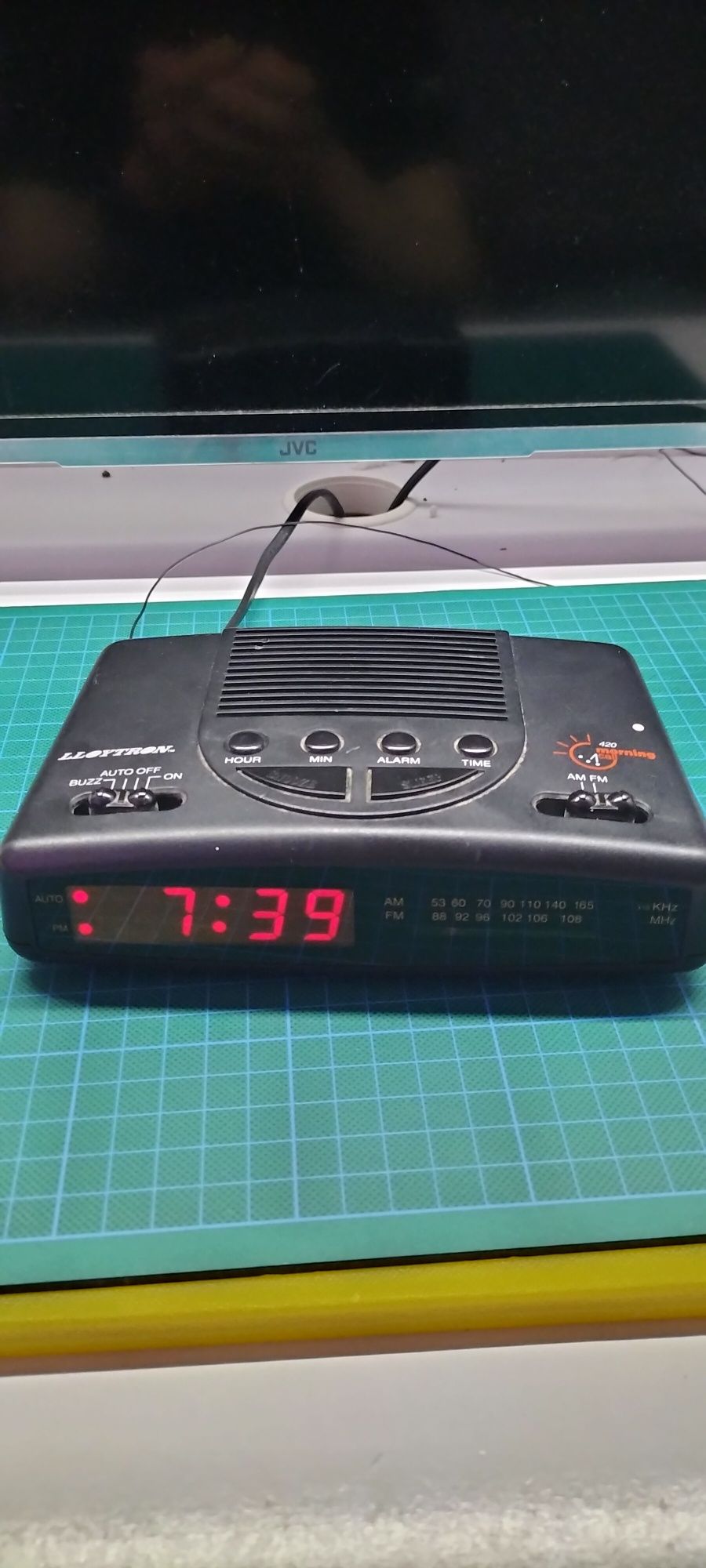 Radio budzik Loytron,stan dobry.sprawne,wysylka lub odbior osobisty.